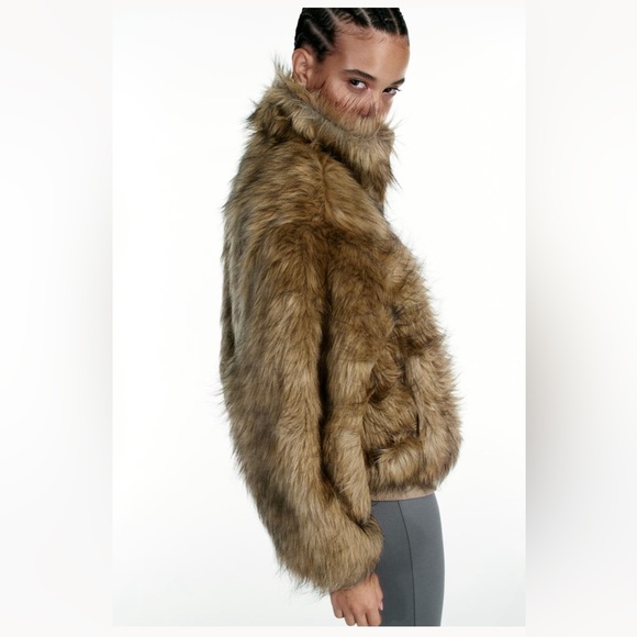 Fluffy jacket - Picture 4 of 9